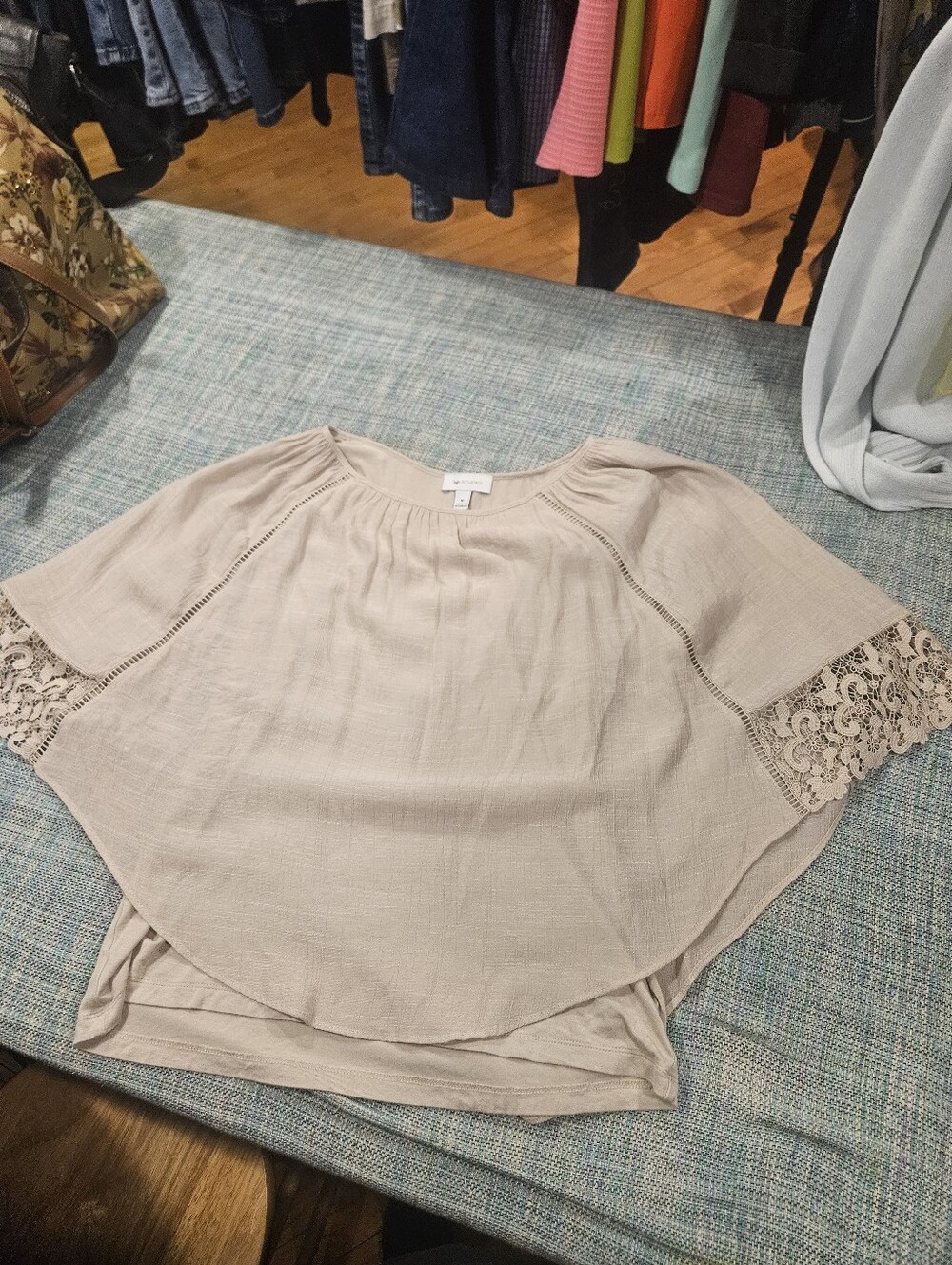 AB Studio Women’s Light Tan Lace-Trim Flutter Sleeve/Batwing Top